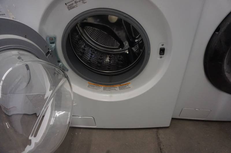 lot 49 image: LG Model WM2018CW Front Load Washing Machine