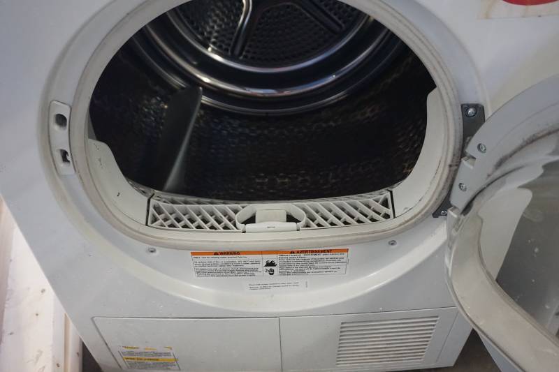 lot 52 image: Bosch Axxis Electric Cloths Dryer