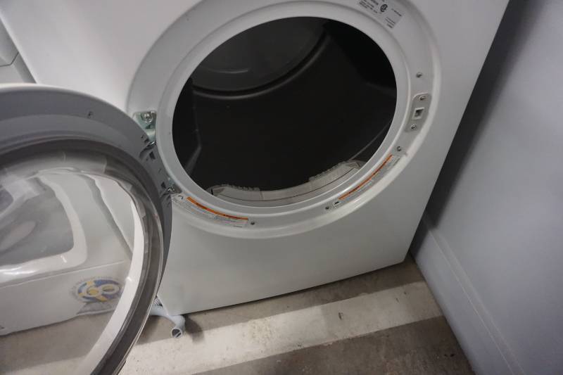 lot 53 image: LG Model DLE1310W Front Load Washing Machine