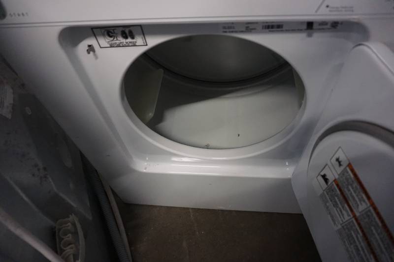 lot 65 image: Whirlpool Model LDR3822P02 Electric Cloths Dryer