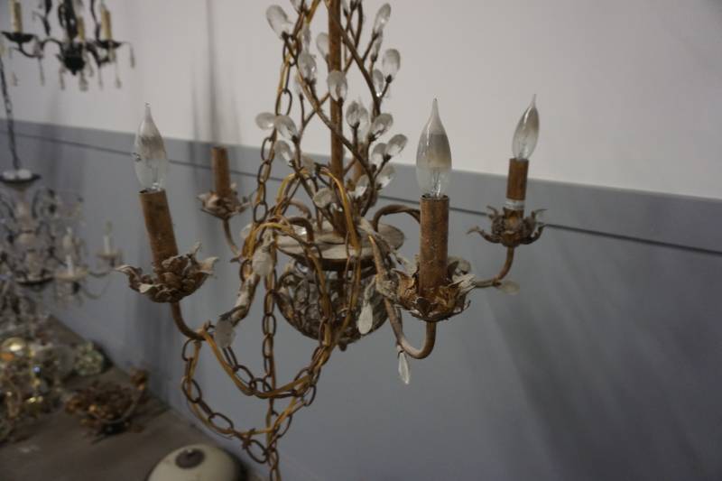lot 72 image: 5 Candlelight Brass Crystal Chandelier