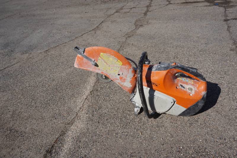 lot 22 image: Stihl Model TS420 Gas Powered Chop Saw