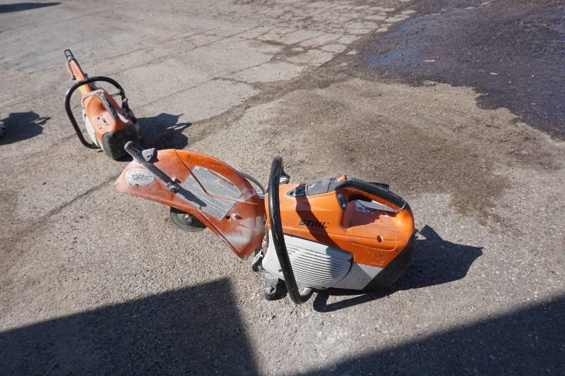 lot 23 image: Stihl Model TS500i Gas Powered Chop Saw