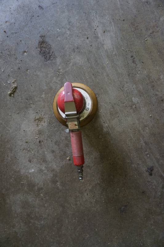 lot 52 image: Pneumatic Grinder