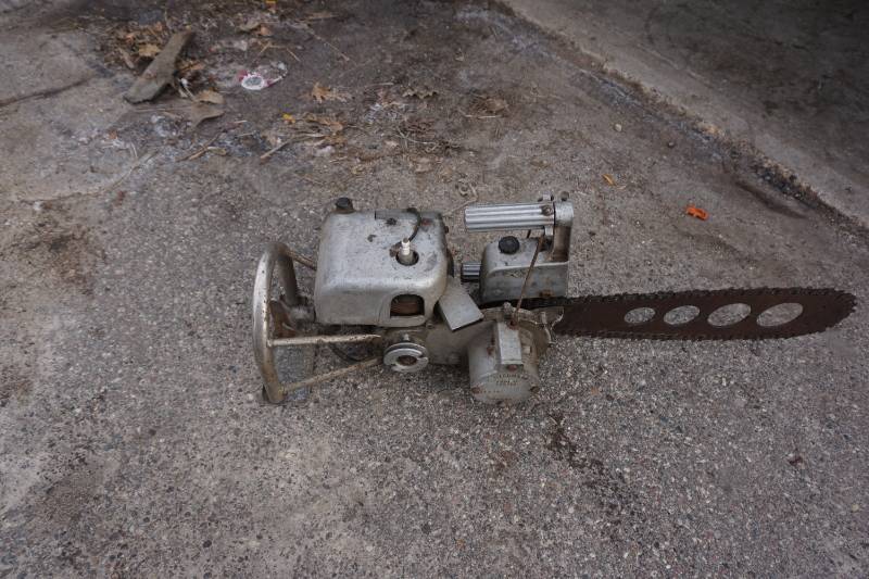 lot 12 image: Power Machines LTD Antique Chain Saw