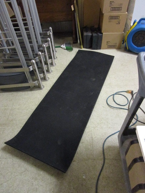 THICK RUBBER MATS