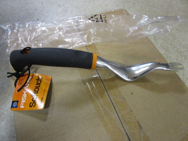 CASE FISKARS SOFT TOUCH WEEDERS