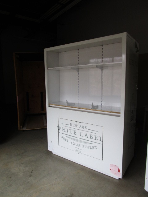 KIOSK OR POP UP STORE MARKETING DISPLAY WITH ROLLING TRANSPORT CRATE