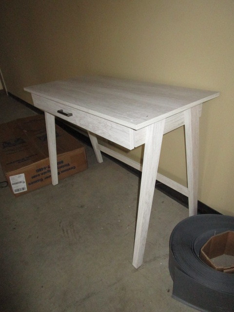 ONE DRAWER DESK