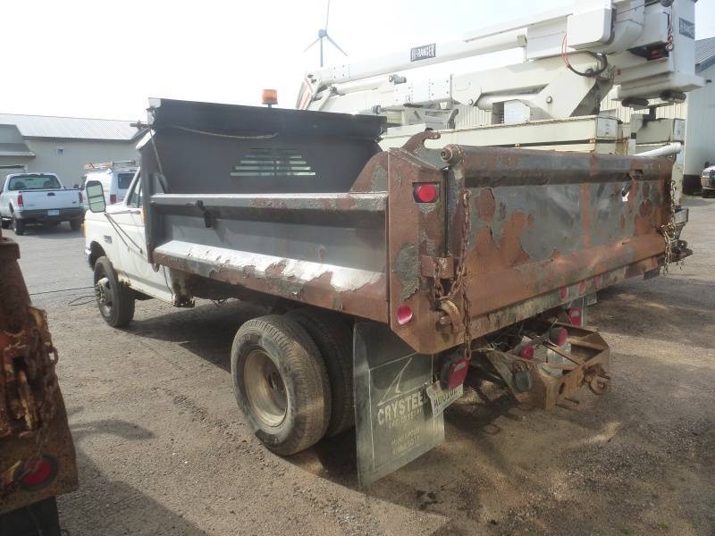 lot 7 image: 1991 Ford F-550 Dump Truck
