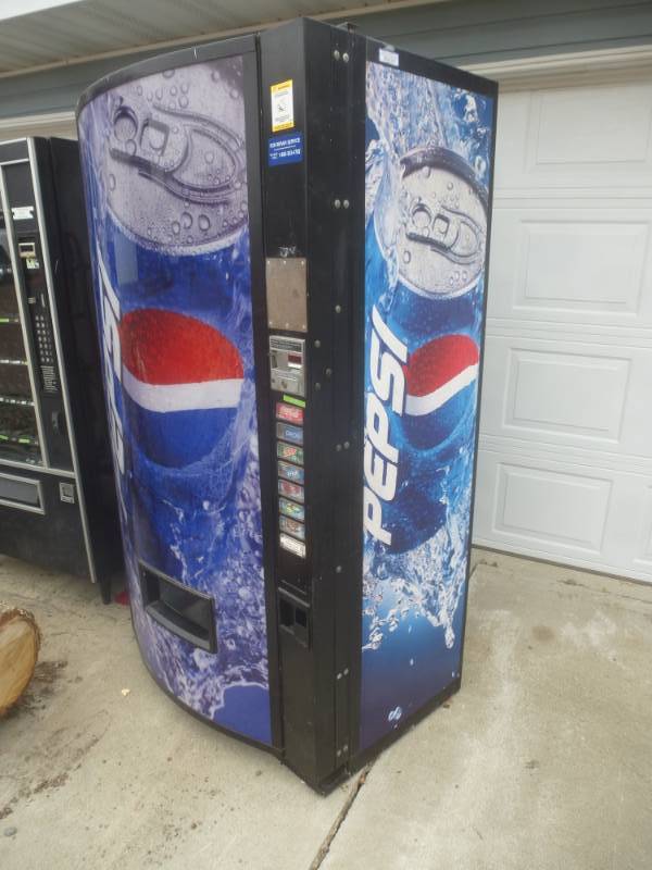 lot 13 image: Pepsie Pop Machine