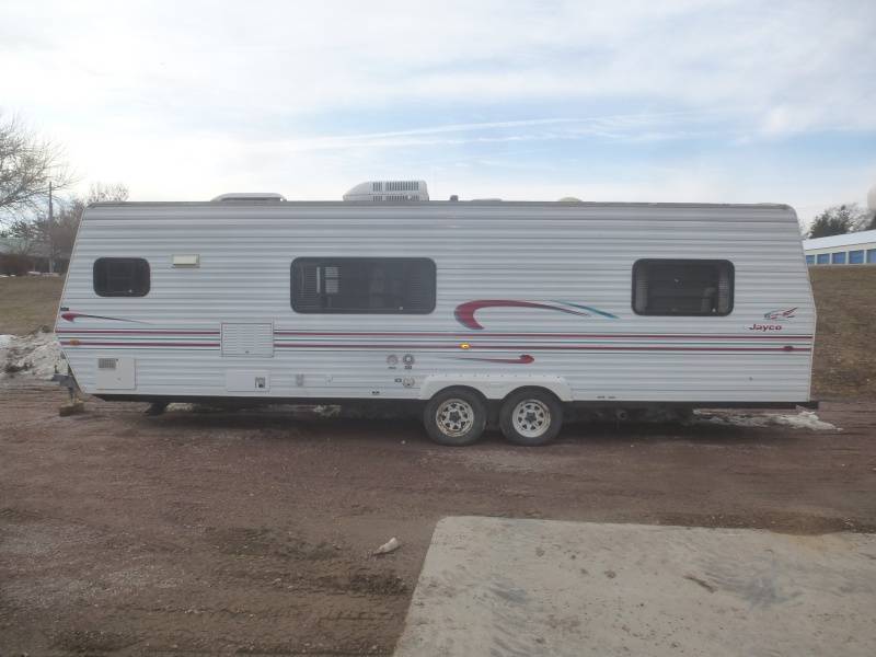 lot 11 image: 1998 Jayco Camper