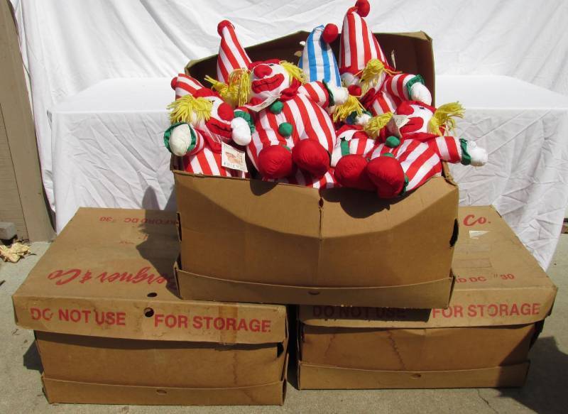 lot 13 image: Large Lot of New Vintage 1989 Treasured Friends Plush Stuffed Clown Dolls