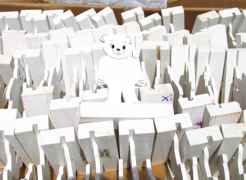 lot 31 image: Huge Lot of Vintage 1980s Angie Sinclair Wood Craft Bears