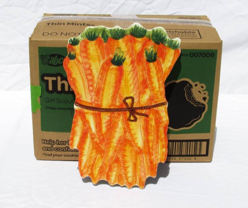 lot 35 image: Lot of New Vintage Ceramic Carrot Themed Trivets