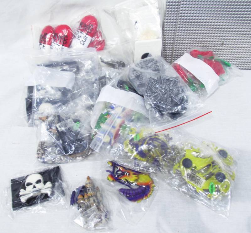 lot 60 image: Huge Lot of New Large Novelty Magnets With Display Boards