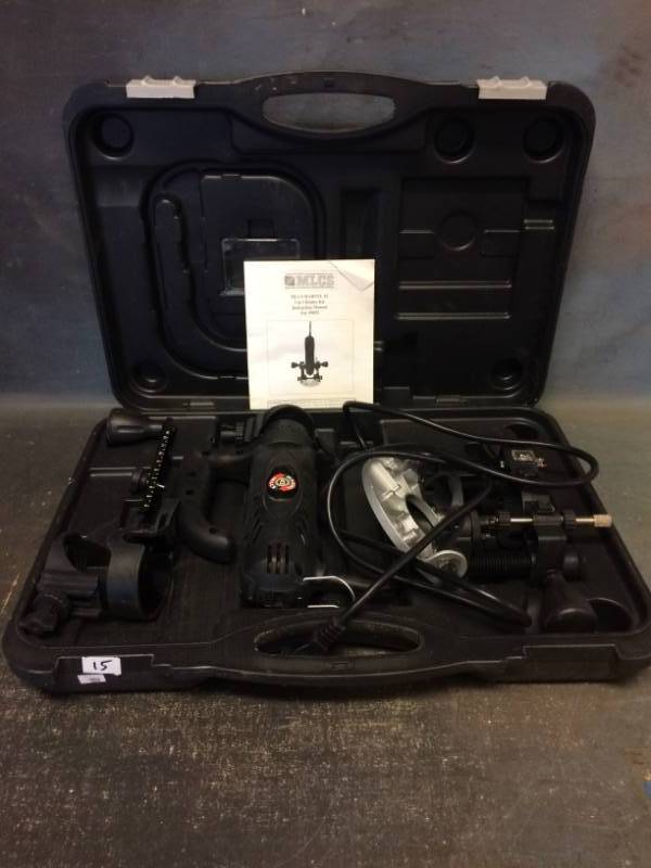 lot 15 image: 3 - 1 Router Kit