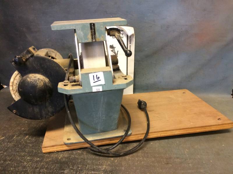 lot 16 image: Universal WetDry Grinder