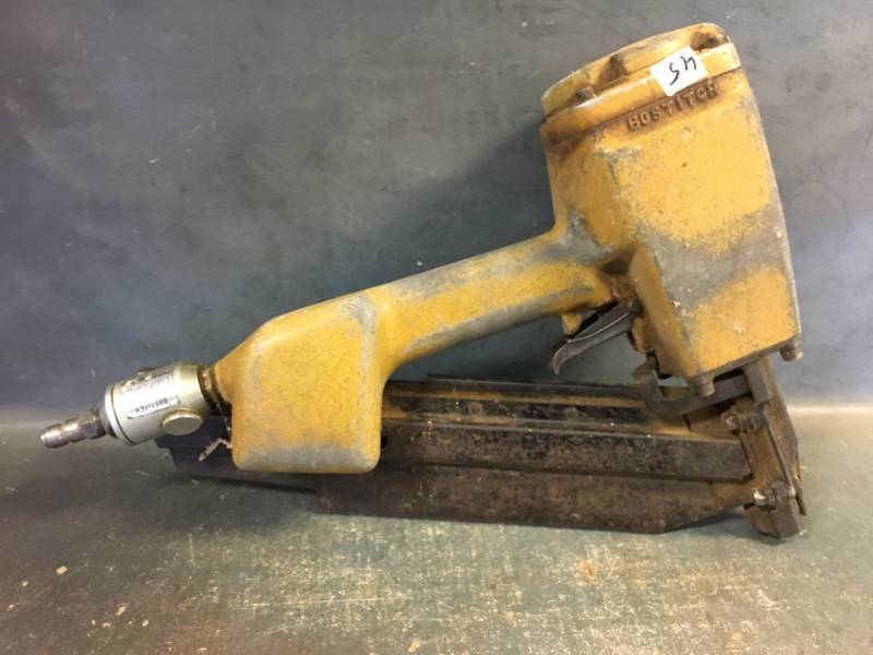 lot 45 image: Pneumatic Framing Nailer