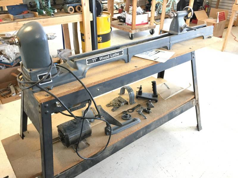 lot 50 image: Wood Lathe