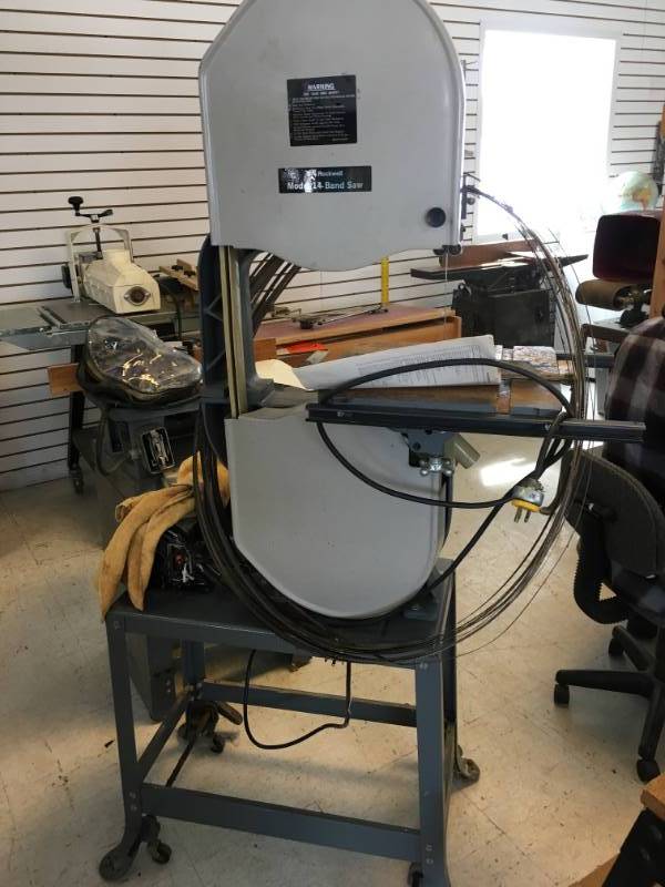 lot 52 image: Band Saw