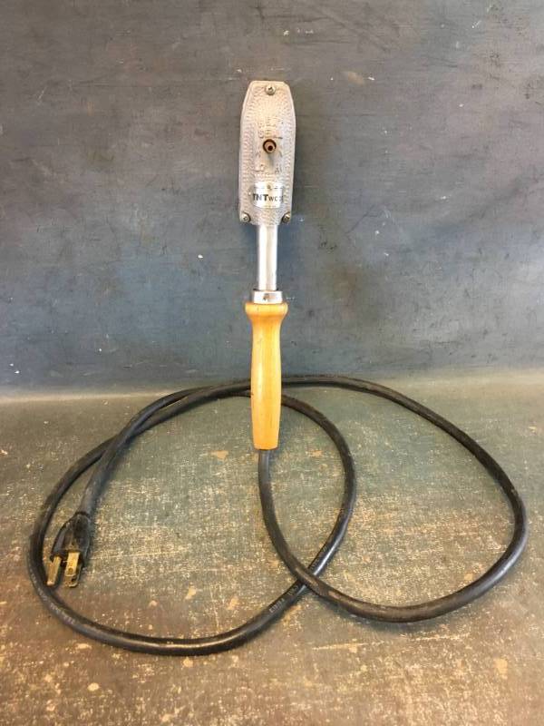 lot 66 image: Heat Seal Hand Iron
