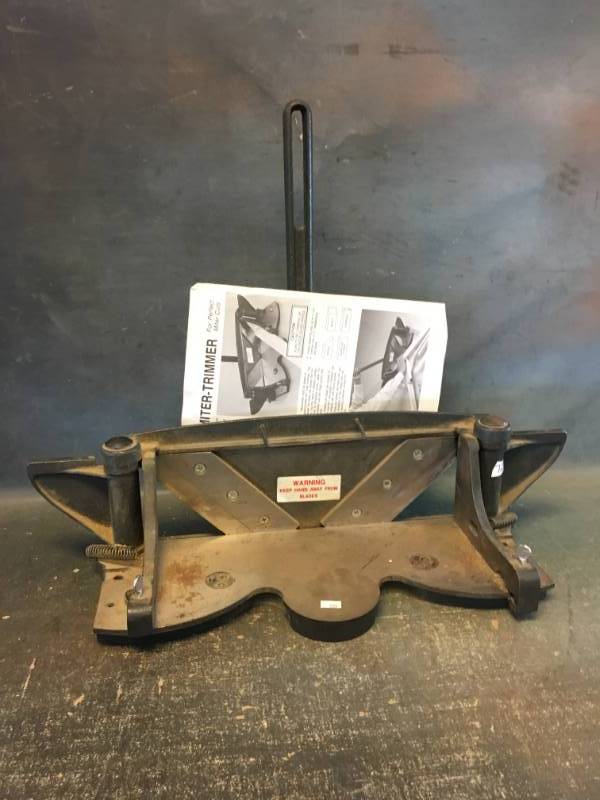 lot 72 image: Miter Trimmer