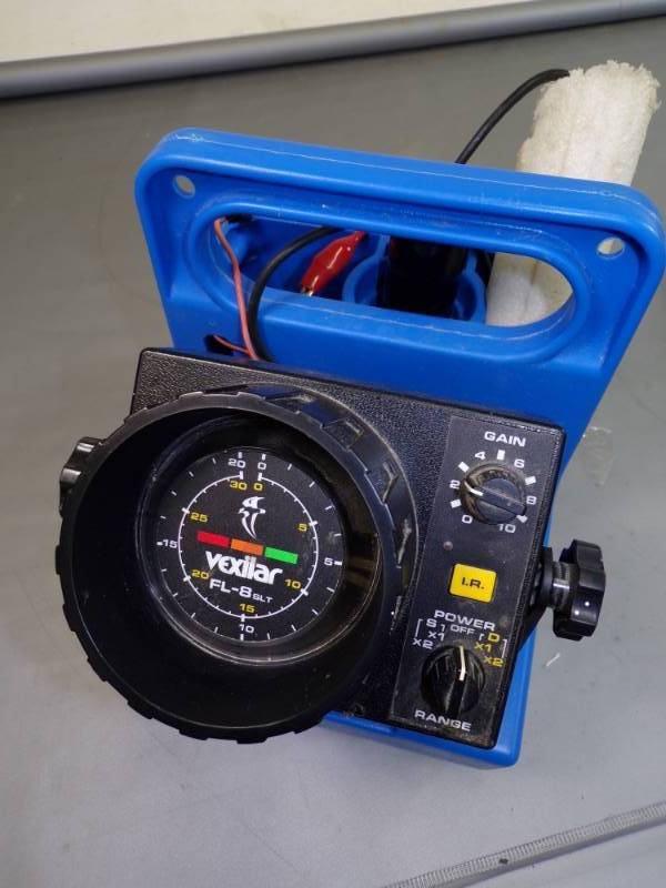 lot 1 image: Vexilar FL - 8
