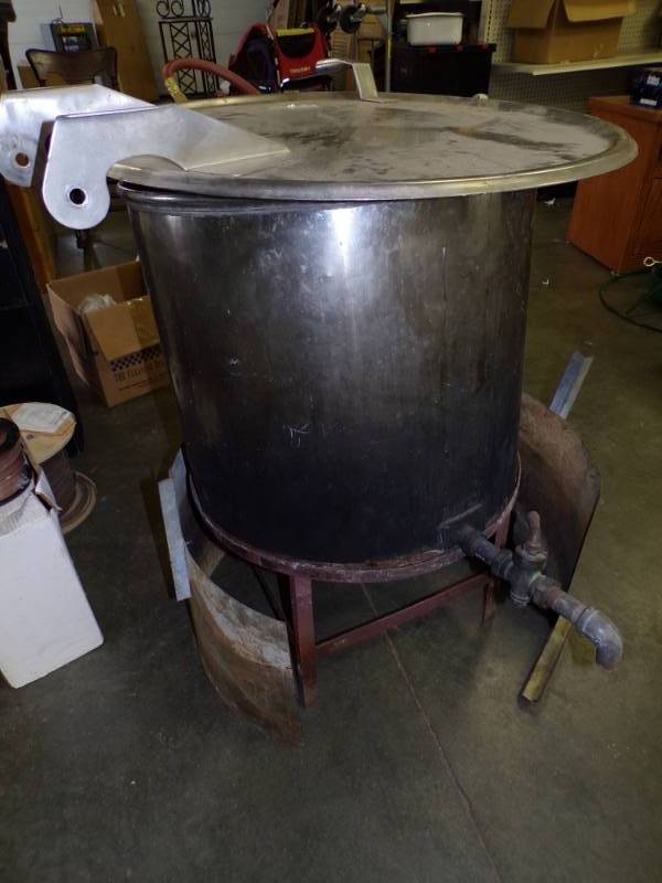 lot 6 image: Corn Boiler Very Large heavy duty