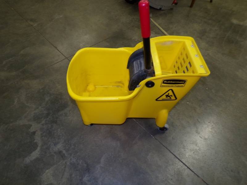 lot 24 image: Mop bucket