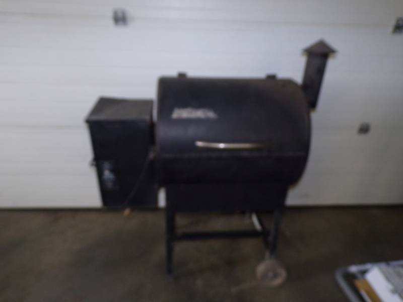 lot 36 image: Wood Pellet Smoker
