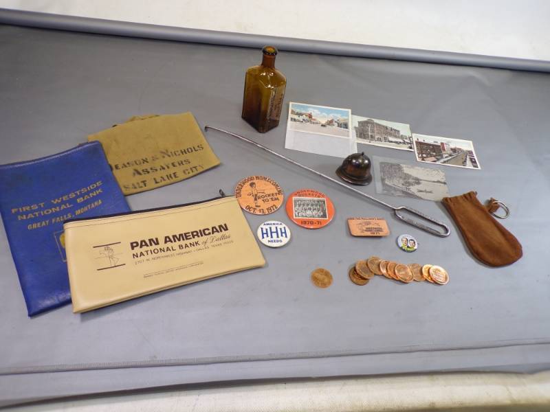 lot 86 image: Underwood Pins, Fergus Falls Poker, Bank bags, Coins and more