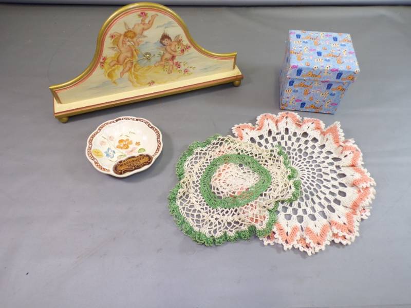 lot 90 image: Painted Clock, doilies, catbox,Treasure Craft Dish