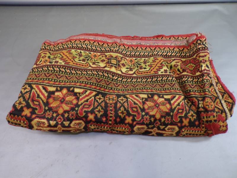 lot 93 image: Vintage Wall Tapestry 90 x 54
