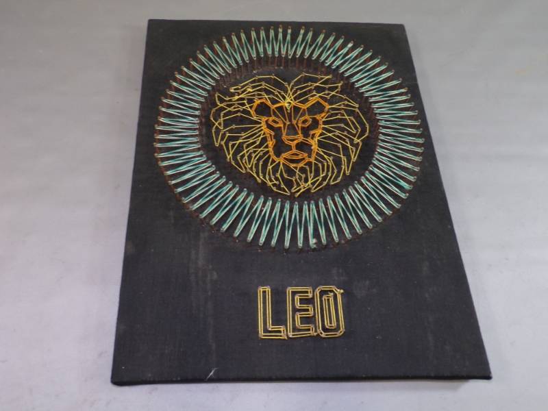 lot 112 image: String and Nail art Zodiac Leo Sign