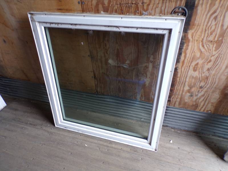 lot 118 image: Picture Window