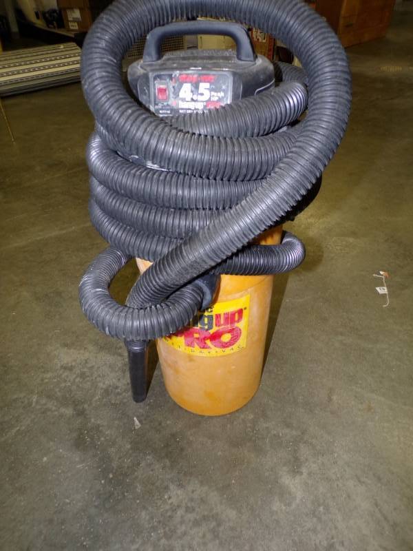 lot 124 image: Wet Dry Shop Vac