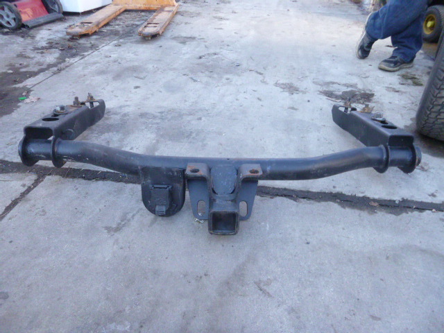 lot 22 image: Chevy 34 to 1 Ton Class 3 Receiver Hitch