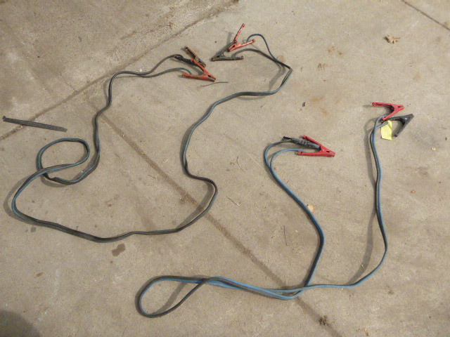 lot 31 image: 2 Jumper Cables