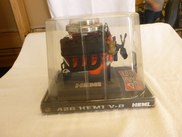 lot 83 image: Liberty Classics HEMI Dodge 426 Model Engine