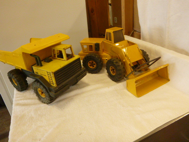 lot 84 image: 2 Tonka Trucks