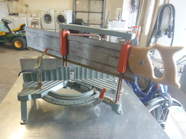 lot 46 image: Craftsman Miter Saw