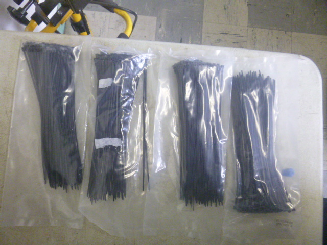 lot 54 image: 4 Bags of Zip Ties