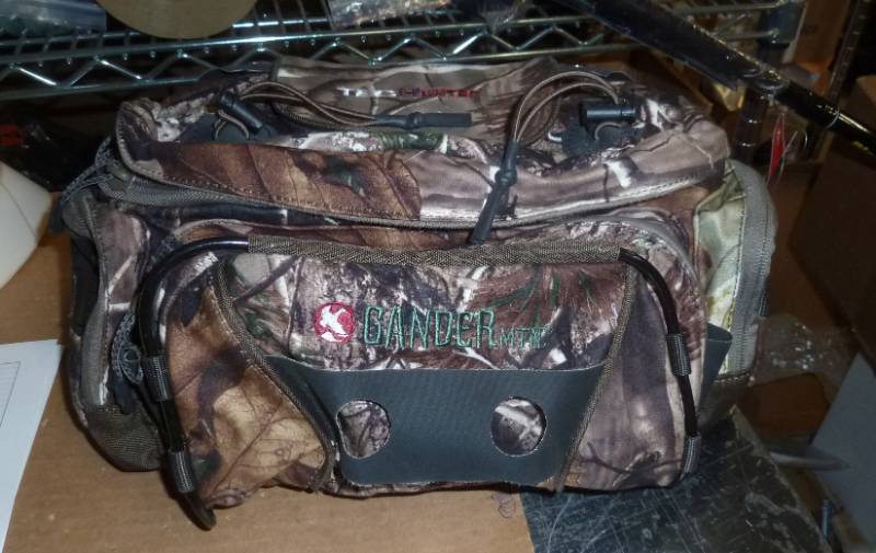 lot 4 image: Camo waist pack - nicely made, well...