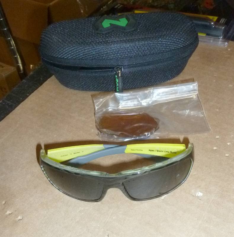 lot 9 image: NATIVE sunglasses with spare lens -...