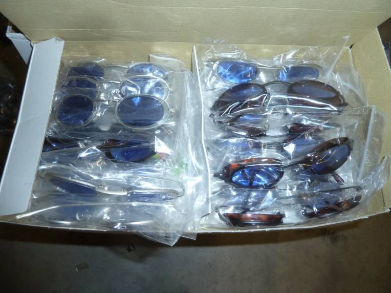 lot 28 image: 20 sunglasses...