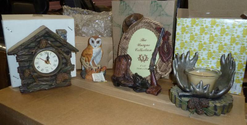 lot 55 image: New giftware, log cabin clock, west...