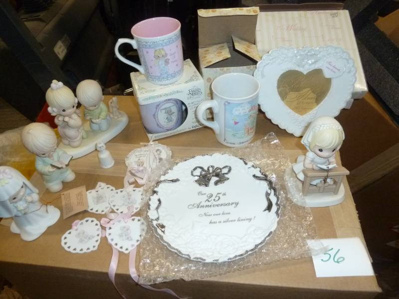 lot 56 image: Wedding themed giftware, most boxed...