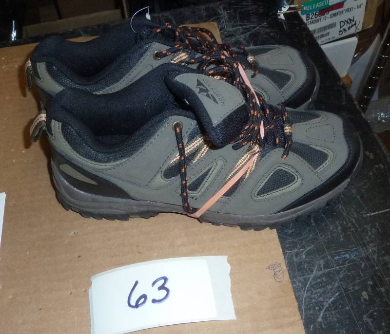 lot 63 image: New Mens 7-12 Northwestern Territo...