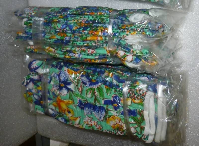 lot 87 image: 20 garden gloves...